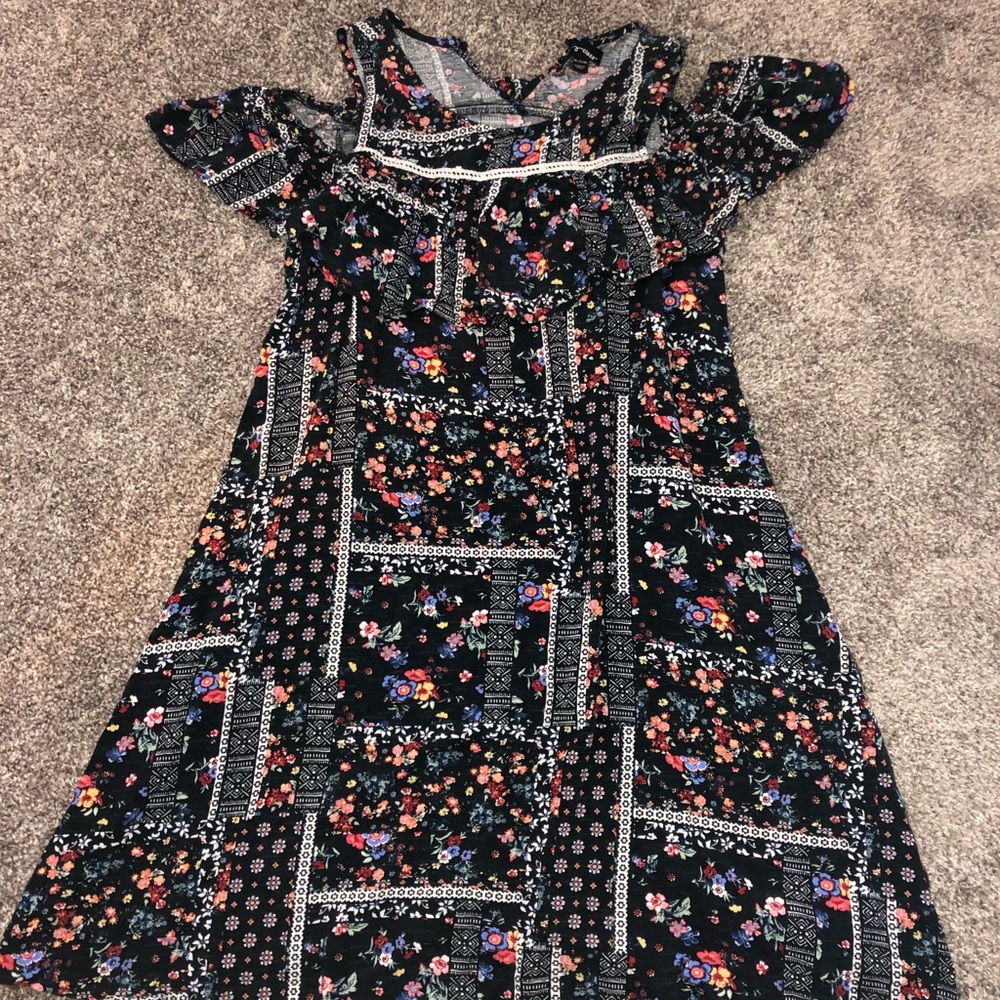 black & flower printed off the shoulder dress!!